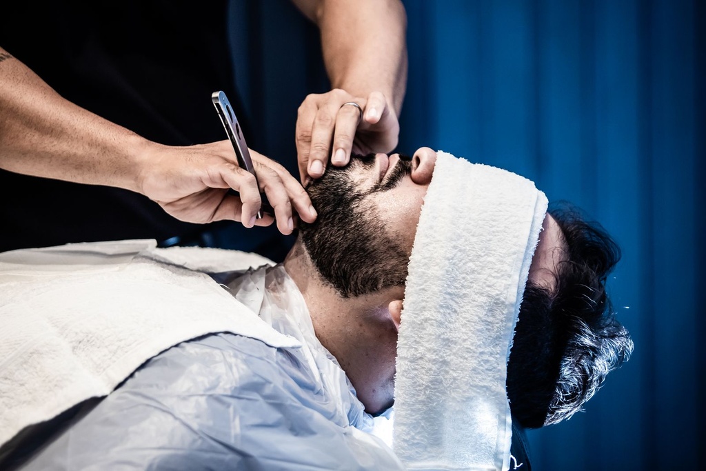 Hot Towel Straight-Razor Shave in Seminole Heights